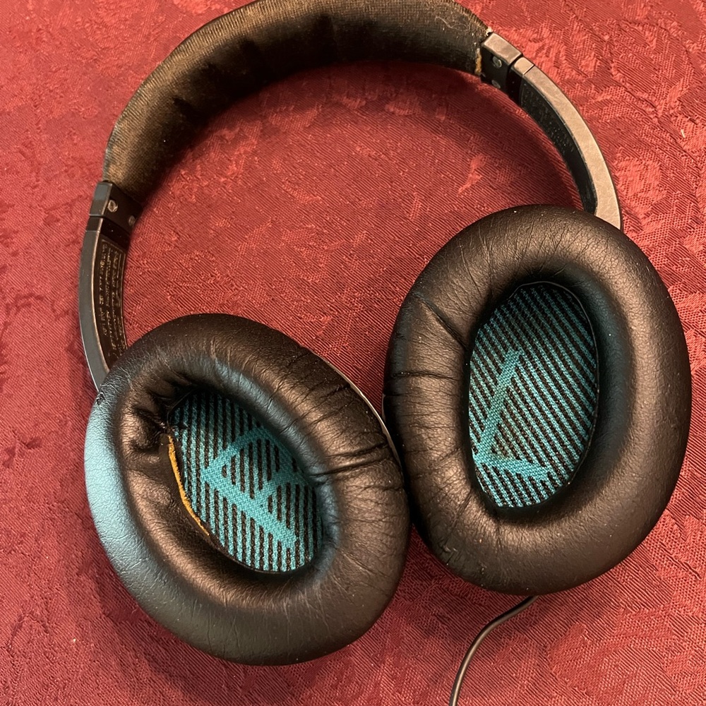 Bose QuietComfort15 Acoustic Noise Cancelling Headphones (New ear pads - Picture 5 of 9
